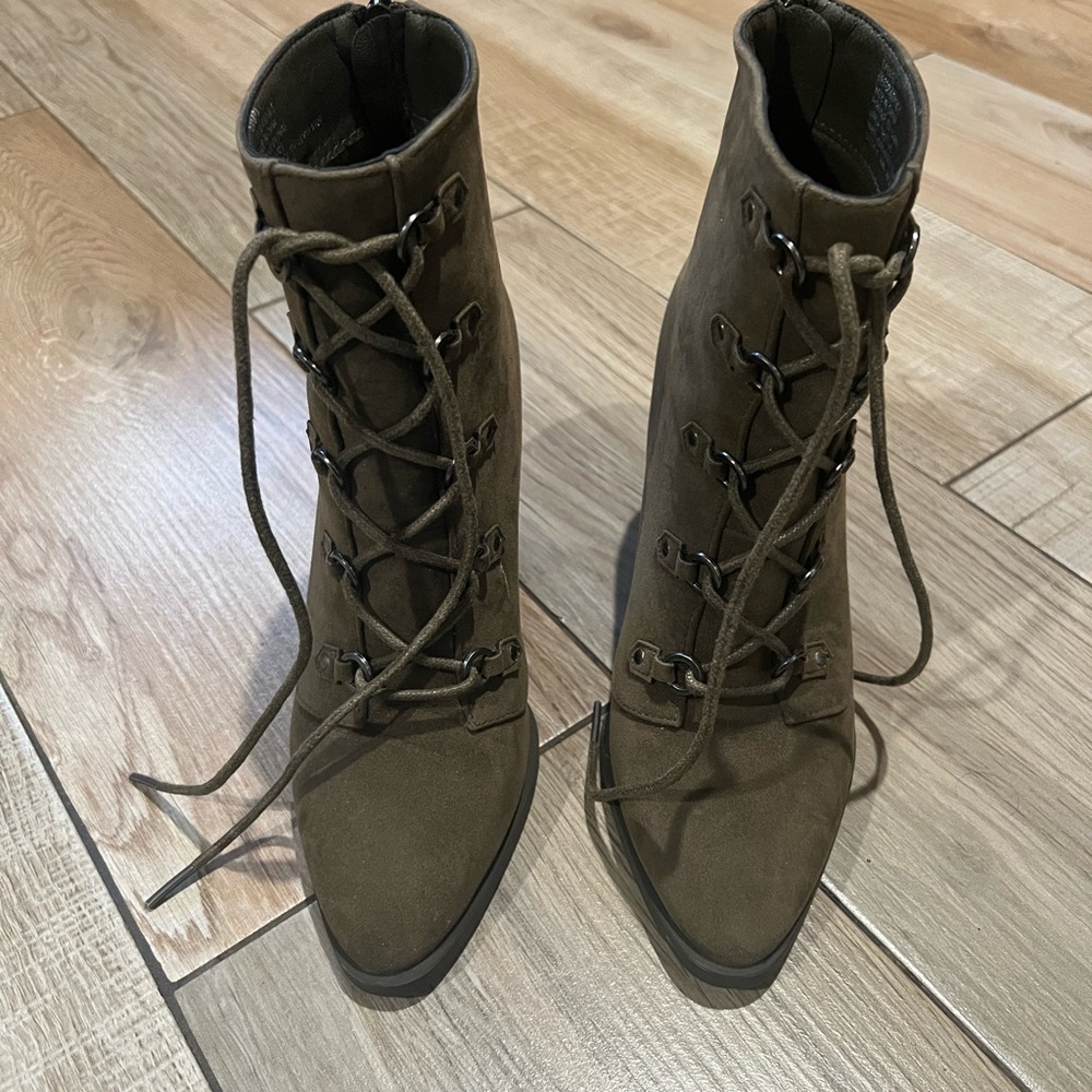 Shoe Dazzle suede olive boots.